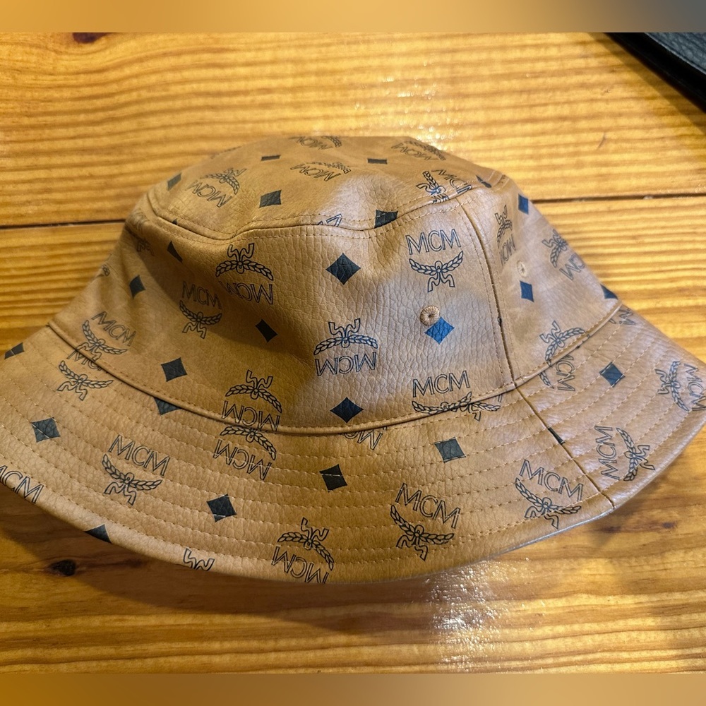 MCM Bucket Hat in Cognac
